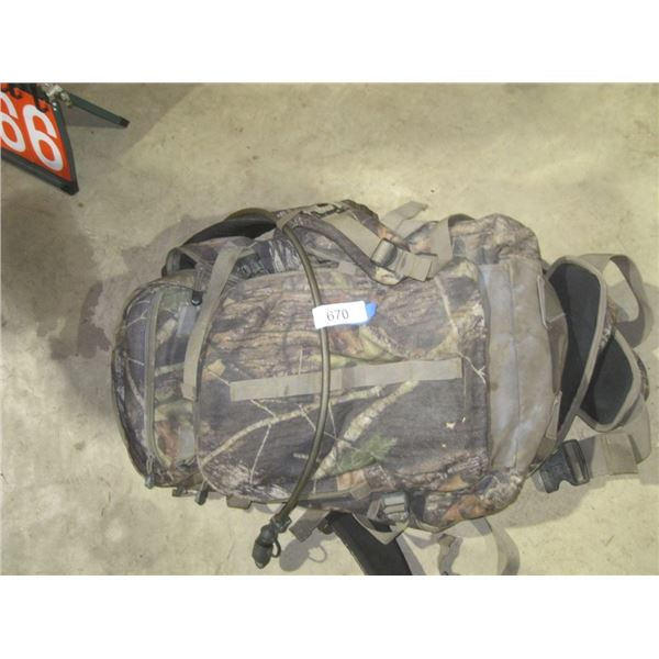 camoflauge back pack
