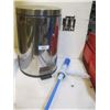 Image 1 : step-on garbage can, water pump