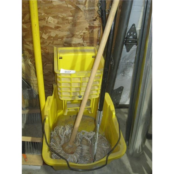industrial mop bucket w/ mops