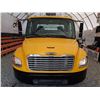 Image 8 : 0A --  2005 FREIGHTLINER M2 106 MEDIUM DUTY DUALLY, Yellow, 241536