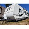 Image 2 : 0F --  2007 WAVE BY THORCALIFORNIA TRAVELTRAILER , White, From The Tongue/Hitch To The Bumper  27.5'