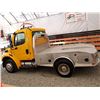 Image 35 : 0A --  2005 FREIGHTLINER M2 106 MEDIUM DUTY DUALLY, Yellow, 241536