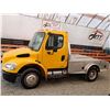 Image 38 : 0A --  2005 FREIGHTLINER M2 106 MEDIUM DUTY DUALLY, Yellow, 241536