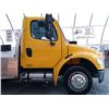 Image 66 : 0A --  2005 FREIGHTLINER M2 106 MEDIUM DUTY DUALLY, Yellow, 241536