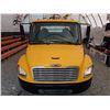 Image 9 : 0A --  2005 FREIGHTLINER M2 106 MEDIUM DUTY DUALLY, Yellow, 241536