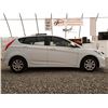 Image 10 : A12C --  2013 HYUNDAI ACCENT GLS, White, 239890 KM