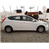 Image 11 : A12C --  2013 HYUNDAI ACCENT GLS, White, 239890 KM