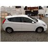 Image 12 : A12C --  2013 HYUNDAI ACCENT GLS, White, 239890 KM