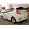 Image 20 : A12C --  2013 HYUNDAI ACCENT GLS, White, 239890 KM