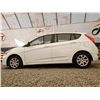 Image 22 : A12C --  2013 HYUNDAI ACCENT GLS, White, 239890 KM