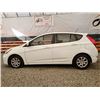 Image 23 : A12C --  2013 HYUNDAI ACCENT GLS, White, 239890 KM