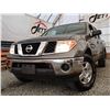 Image 4 : E3 --  2008 NISSAN FRONTIER CREW CAB 4X4, Grey, 196542 KM