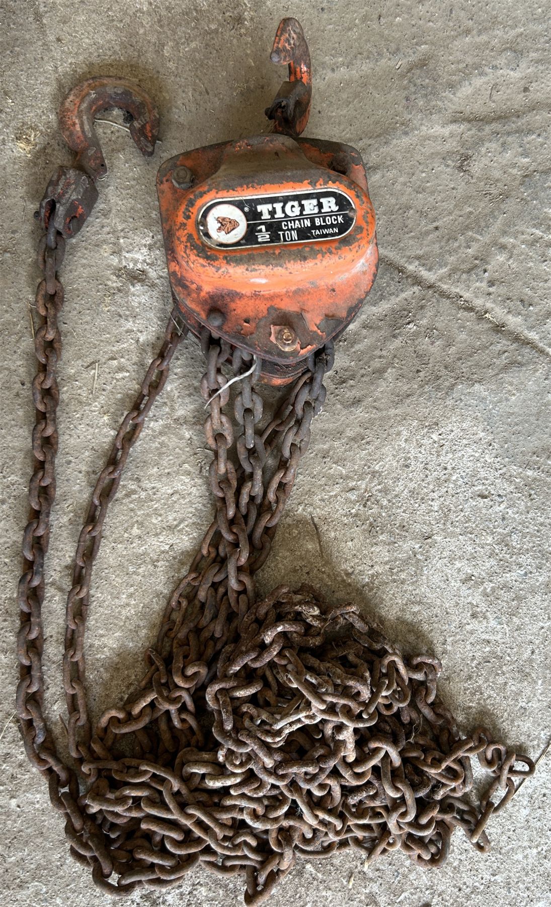 LOT OF 2 - CHAIN FALLS - 1/2 T & UNKNOWN