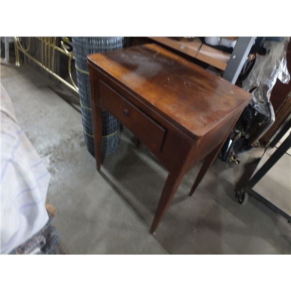 Singer Sewing Machine With Table