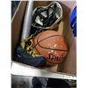 Image 8 : 2 BOXES OF SPORTING GOODS AND ELECTRONICS