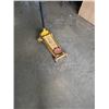 Image 2 : YELLOW FLOOR JACK