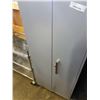 Image 2 : METAL 4.5FT TALL CABINET WITH 2 OPPOSING DOORS, WATER BOTTLE AND WHITEBOARD