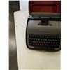 Image 2 : VINTAGE REMINGTON QUIET WRITER IN CASE