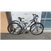 Image 1 : GREY INFINITY BIKE