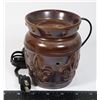 Image 1 : SCENTSY CHATEAU MID-SIZE WARMER