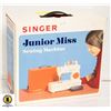 Image 1 : VINTAGE SINGER JUNIOR