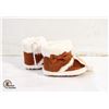 Image 1 : NEW PAIR OF BABY CRIB BOOTIES SIZE 2, BROWN
