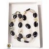 Image 1 : ONYX AND QUARTZ NECKLACE 19"