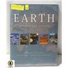 Image 1 : NEW EARTH ESSENTIALS ATLAS  READER'S DIGEST CANADA