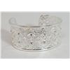 Image 1 : SILVER TONE 1" WIDE HEART THEMED CUFF STYLE