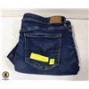 Image 1 : LADIES AMERICAN EAGLE JEANS SZ 14