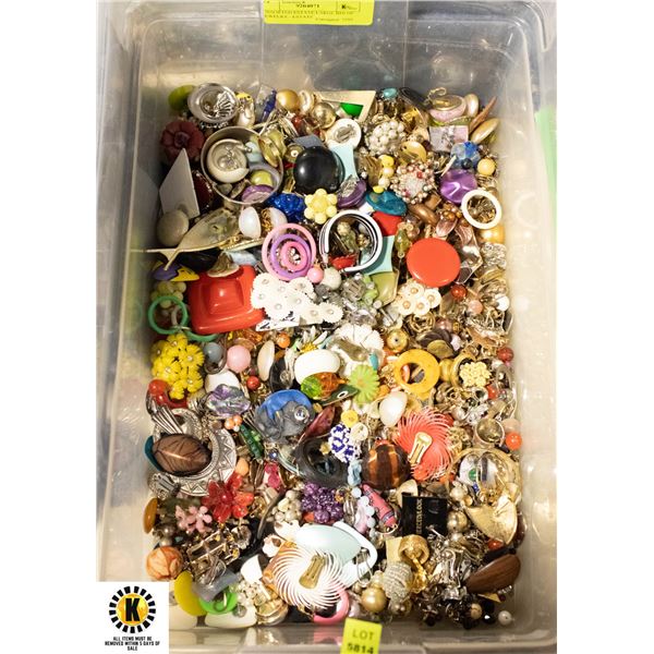 UNSORTED ESTATE LARGE BIN OF JEWELRY - ESTATE