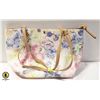 Image 1 : WHITE FLORAL PURSE BRAND NEW