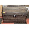 Image 1 : VINTAGE TRUNK