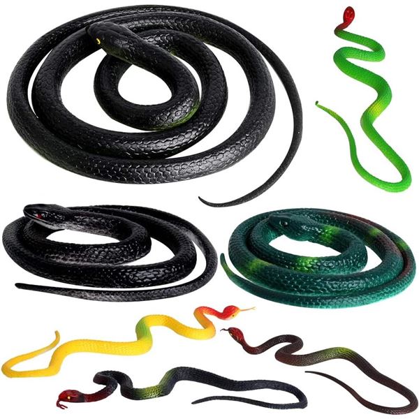 NEW BAG OF RUBBER SNAKES