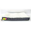 Image 1 : NEW UNPACKED BED STORY PET BED