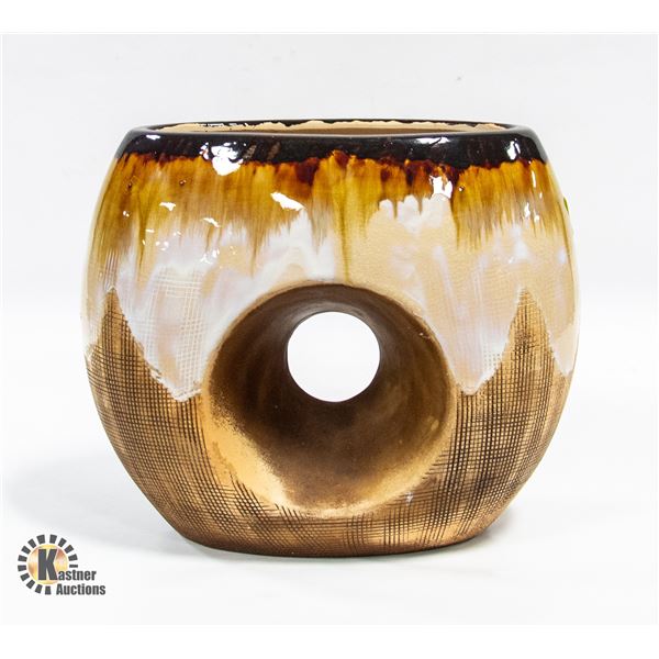 12 X 10.5 IN SHOWHOME POTTERY VASE