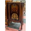 Image 1 : ANTIQUE ROGERS RADIO MODEL R841 22" X 14" X 36"