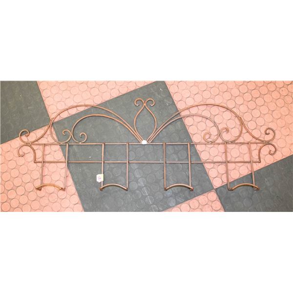 METAL OUTDOOR HANGER