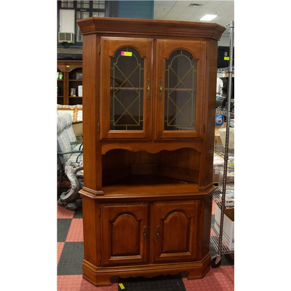 KROEHLER CANADA CHINA CABINET CORNER UNIT