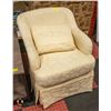 Image 1 : CREAM SWIVEL CHAIR