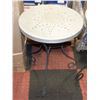 Image 1 : 2 METAL GARDEN/PATIO METAL TABLES 19" X 26"