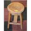 Image 1 : VINTAGE MILKING STOOL