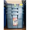 Image 1 : 3 RUBBERMAID STORAGE BINS