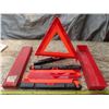 Image 1 : Triangle safety flare kit