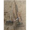 Image 1 : lot of garden/yard tools