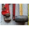 Image 3 : 2 14" Pipe wrenches and rubber mallet/hammer