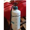 Image 4 : 10 Liter hand sprayer _ 4 gas cans 20L-25L