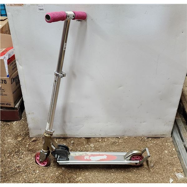 Kids/Childs Metal Pink Scooter - Razor