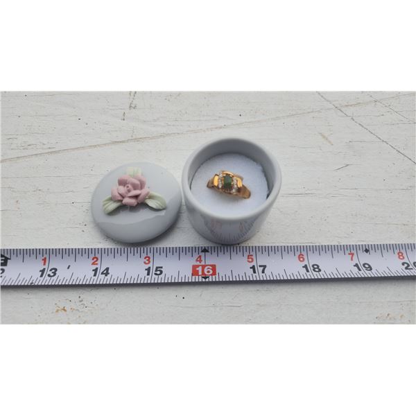 Brand new, Jade ring sz 7 - with case (appears to be real Jade)