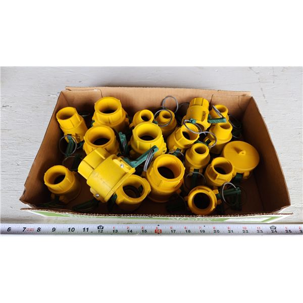 Box of 2 sizes of quick hose couplers - yellow